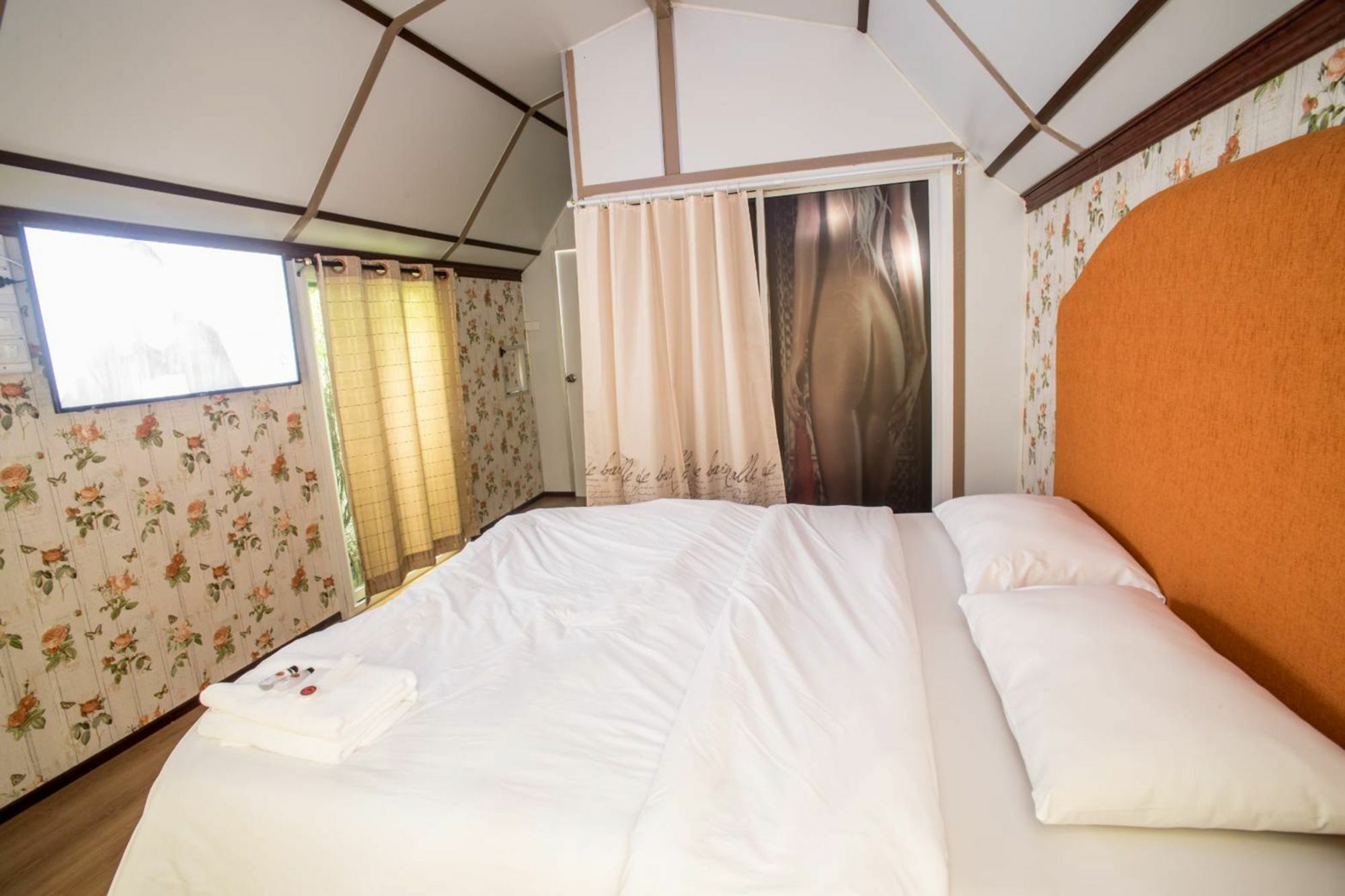 Kurina Hotel (Adults Only) Bangkok Ngoại thất bức ảnh
